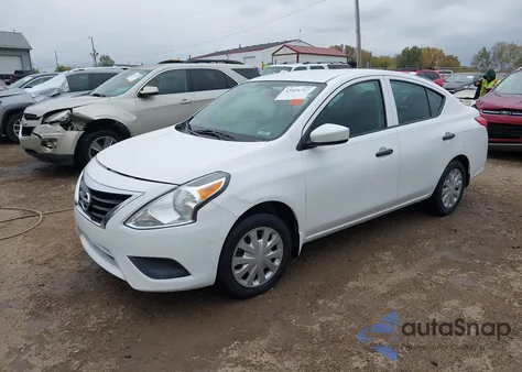 2018 Nissan Versa 1.6 S z USA, uszkodzony, nr VIN 3N1CN7AP0JL805068